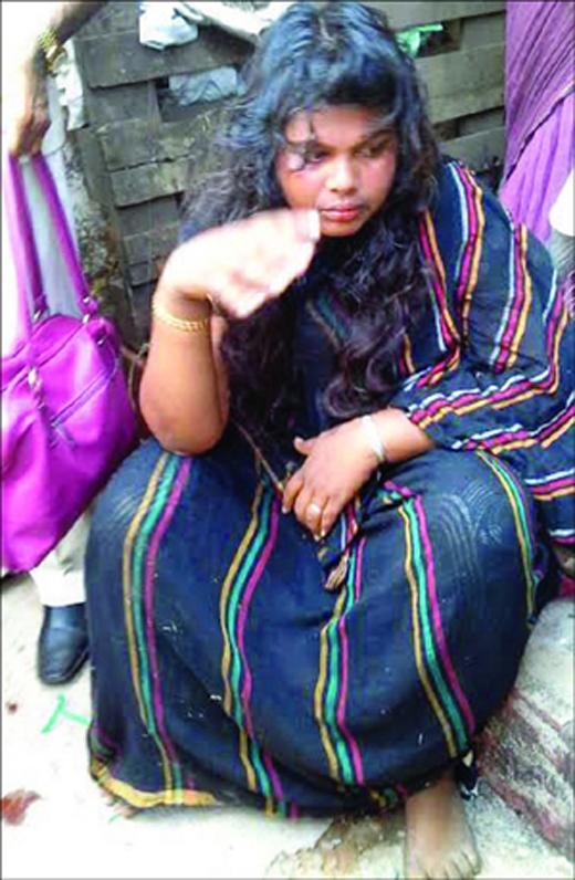 Suspected lady thief trapped at Udyavar marriage hall; handed over to cops